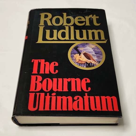 The Bourne Ultimatum by Robert Ludlum - Picture 1 of 10